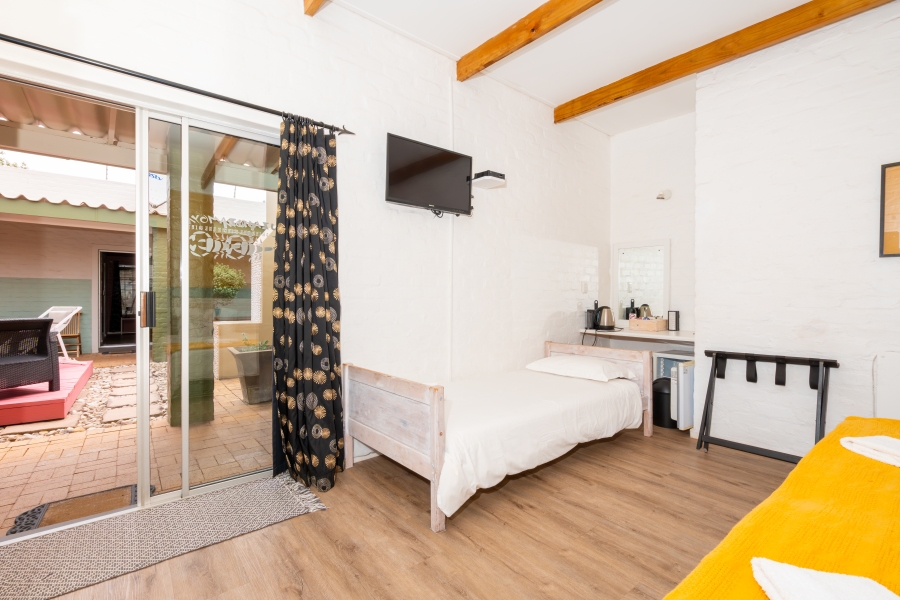 6 Bedroom Property for Sale in Middedorp Western Cape